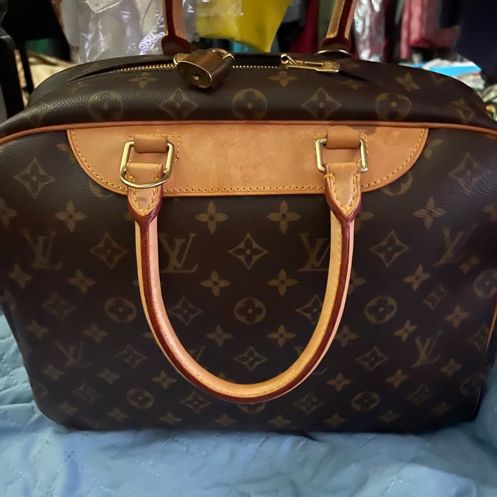 Authentic bowling vanity Louis Vuitton